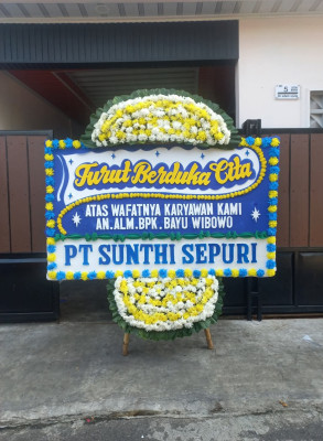 Papan Bunga Duka di Selat Lancang